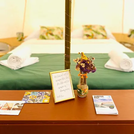 Oasis Backpackers Sintra Surf