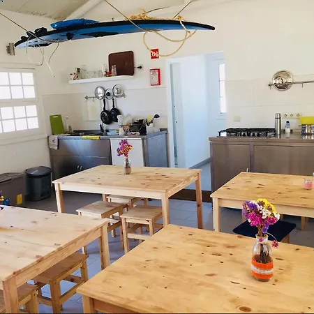 Oasis Backpackers Sintra Surf Ostello