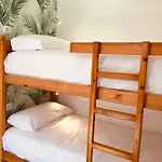 Oasis Backpackers Sintra Surf Hostel *