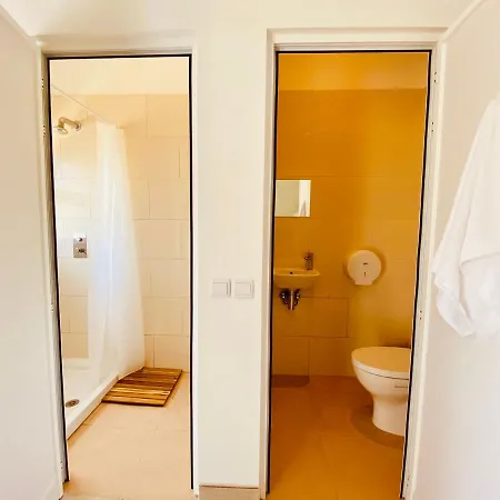 Oasis Backpackers Sintra Surf Hostel *