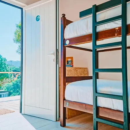Oasis Backpackers Sintra Surf Коларес