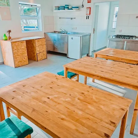 Oasis Backpackers Sintra Surf Коларес