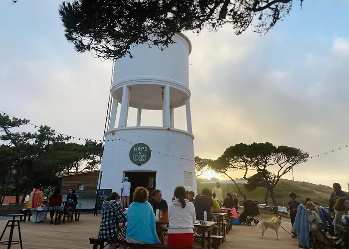 Albergue Oasis Backpackers Sintra Surf *