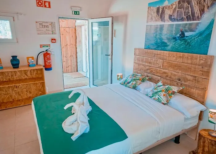 Oasis Backpackers Sintra Surf Albergue *