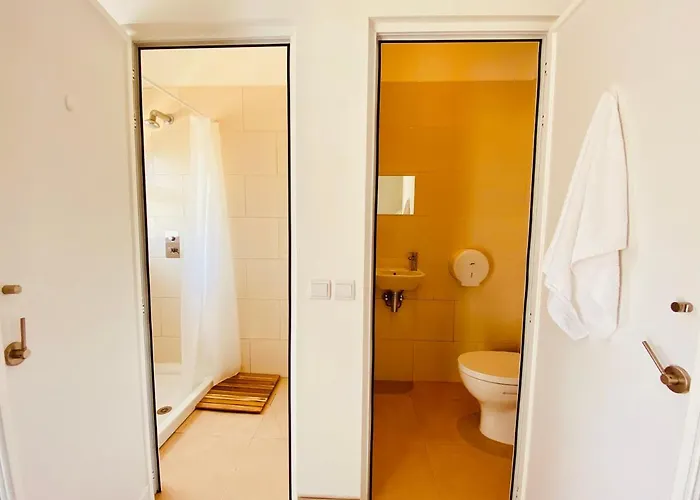 Oasis Backpackers Sintra Surf Albergue *