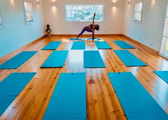 Oasis Backpackers Sintra Surf