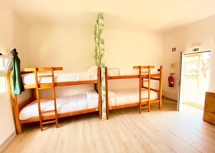 Oasis Backpackers Sintra Surf Colares